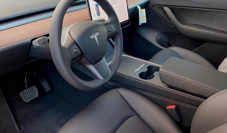 Tesla Model Y Standard Range ⠀ full